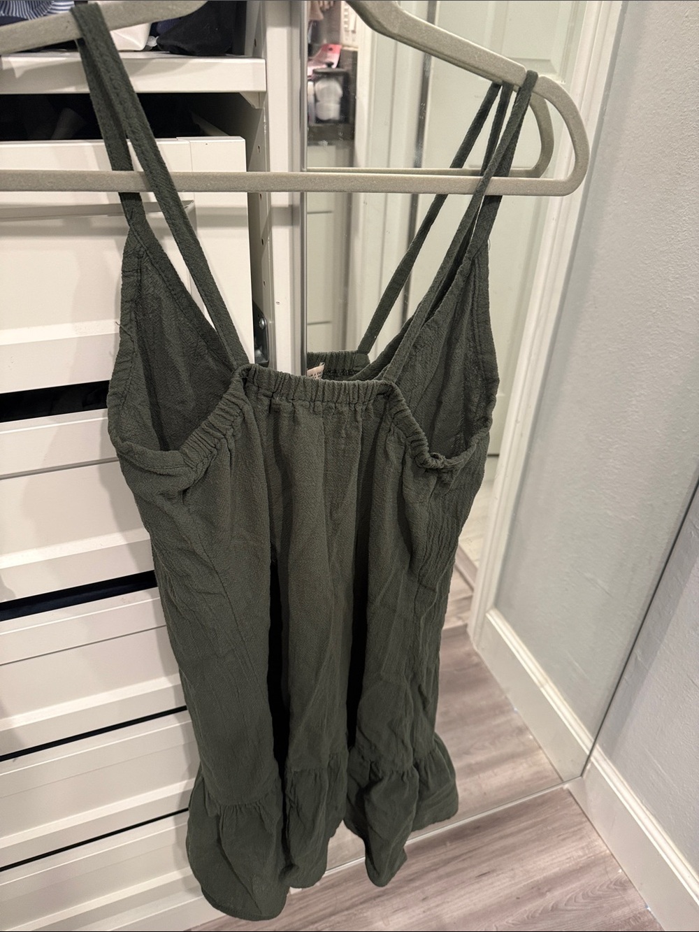 Olive Green Ruffled-Hem Linen dress - Picture 3 of 5